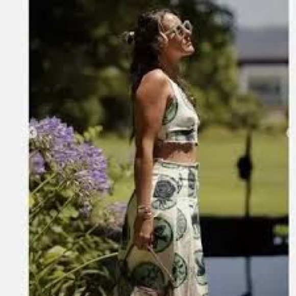 NWT Zara Green and Off White Pleated Skirt Large - Picture 3 of 12